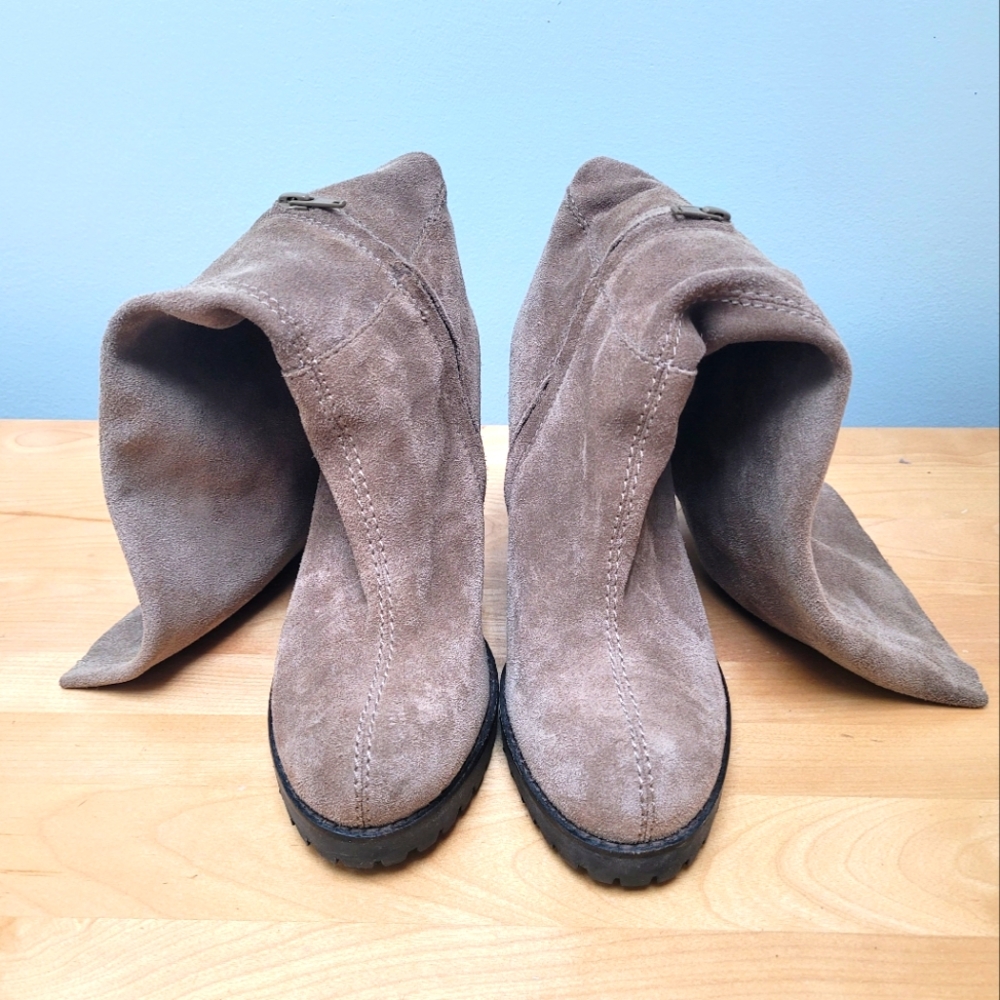 APEPAZZA | Suede Heeled Boots, Sz. 8